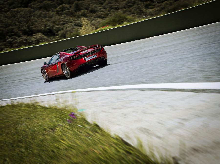  McLaren MP4-12C Spyder 2012 года  (фото 158 из 270)